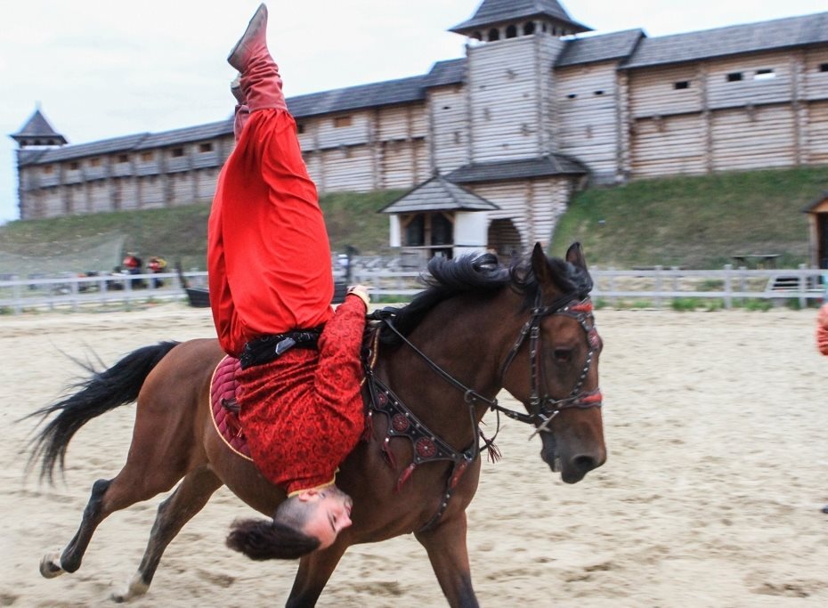 Каскадеры на лошадях